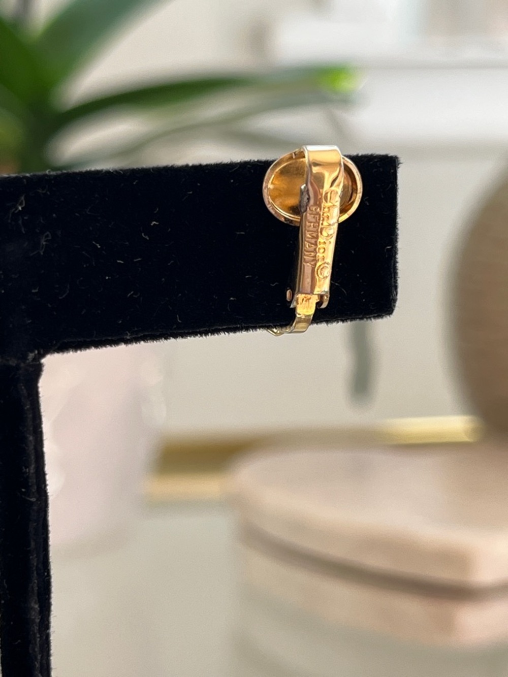 DIOR Vintage Gold Heart CD Logo Clip-On Earrings - Picture 6 of 8